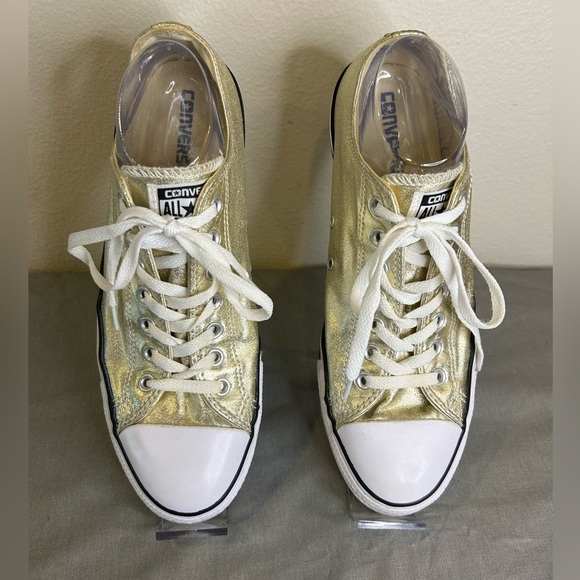 Converse Shoes - 💛”Converse” NWOT Gold Metallic Canvas Low Tops Size 10.5 Mens 12.5 Women’s💛